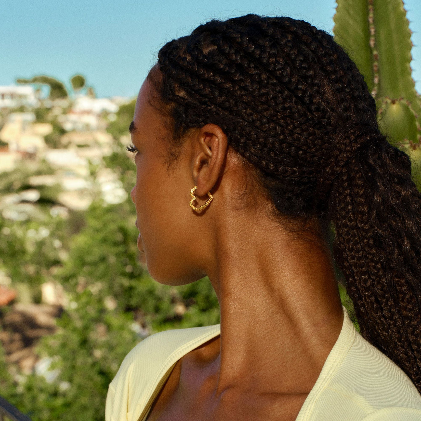 Liv | Medium Heart Hoops i 22K Forgyldt Sterlingsølv