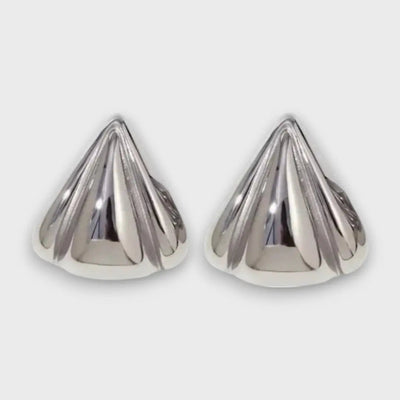 Nuna – Skulpturelle Guldøreringe